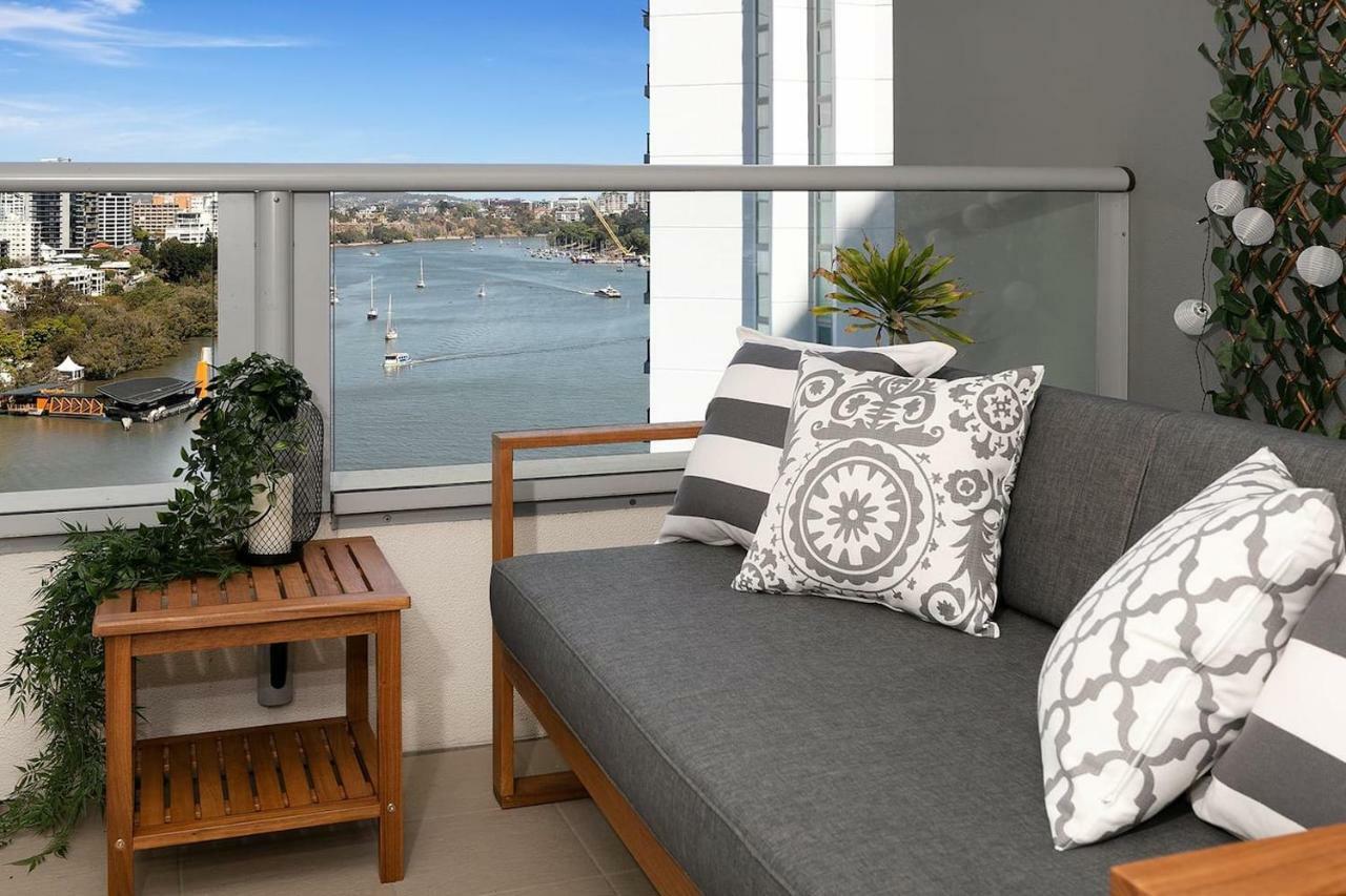 Amazing River View - 3 Bedroom - Cbd - Netflix - Fast Wifi - Carpark Apartment *