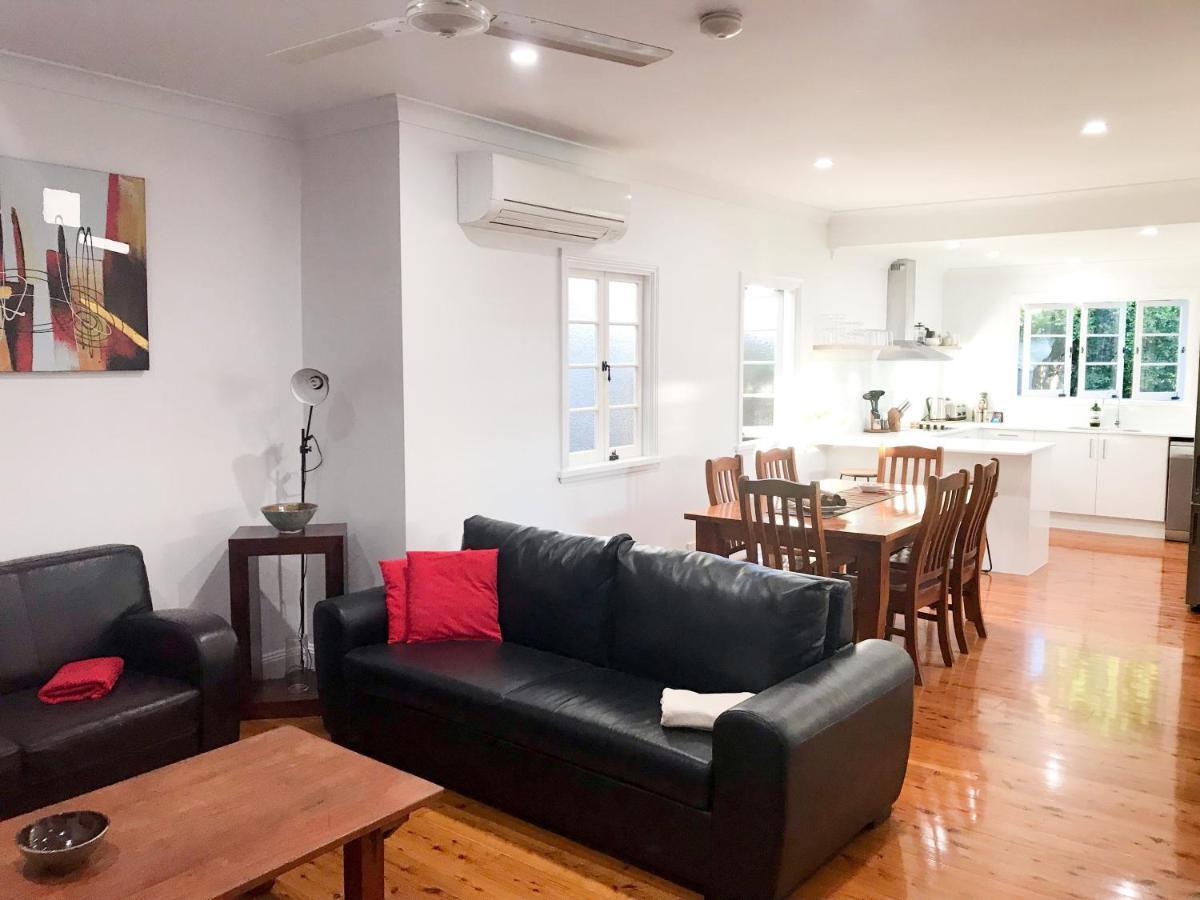 4 Bedroom House - Walk To Southbank Holiday home Brisbane