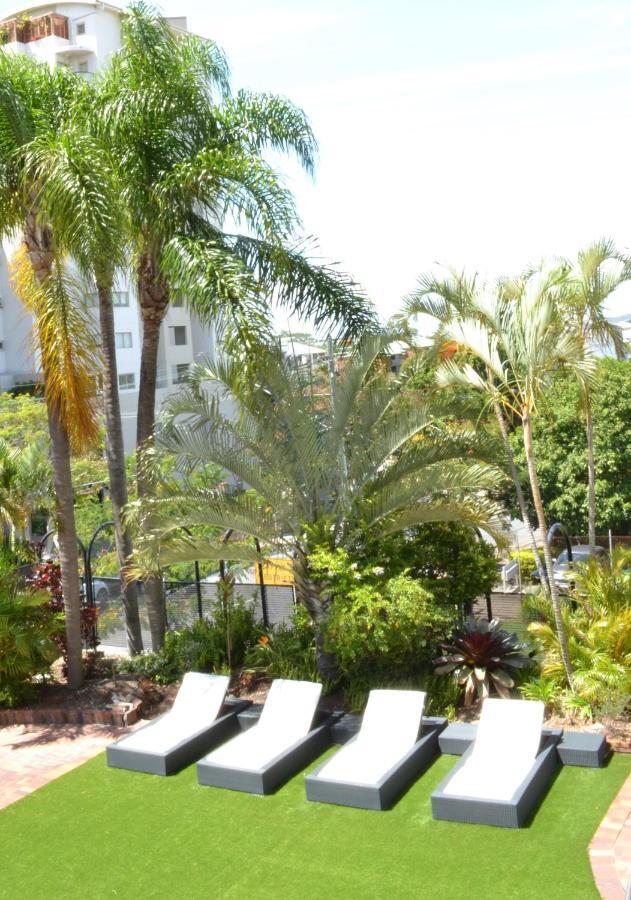 Hillcrest Aparthotel