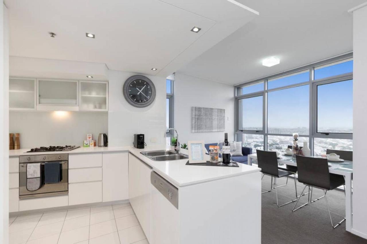 Sk1 - 2 Level 2 Bedroom Skyline Skyhome *