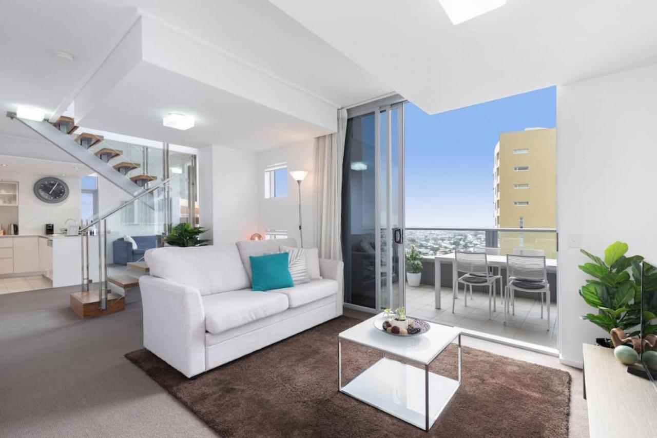 Sk1 - 2 Level 2 Bedroom Skyline Skyhome *