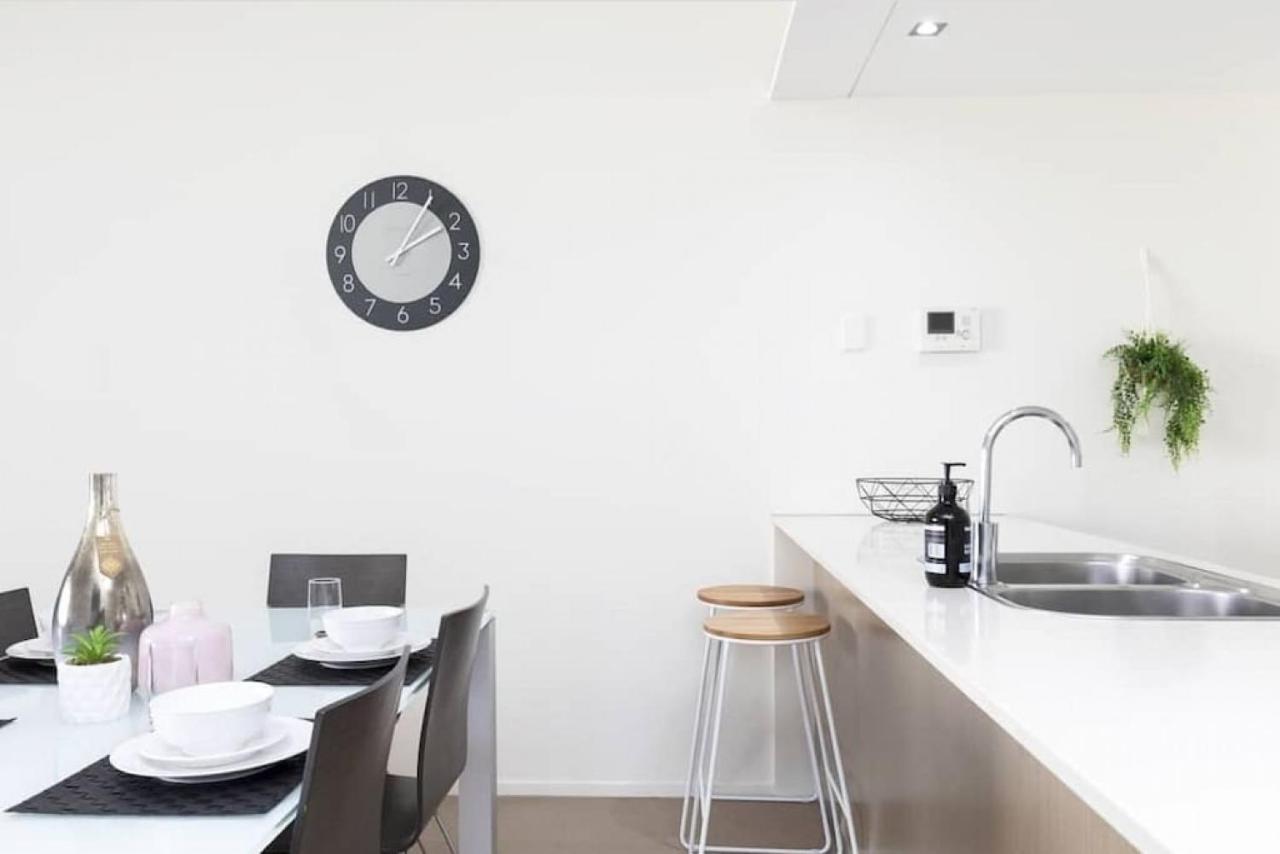 Apartment Sk2 - Charming Skyline Cbd W River Views 3 Bedroom Private