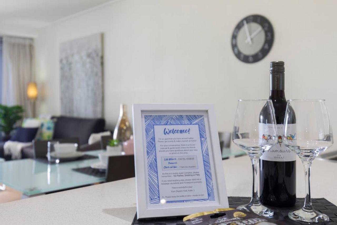 Sk2 - Charming Skyline Cbd W River Views 3 Bedroom Private Apartment