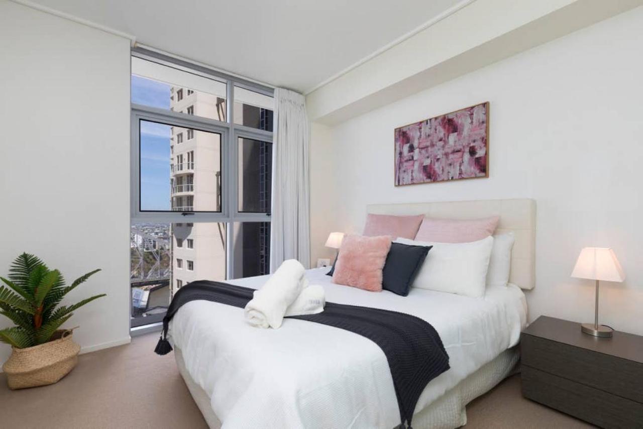 Sk2 - Charming Skyline Cbd W River Views 3 Bedroom Private Brisbane