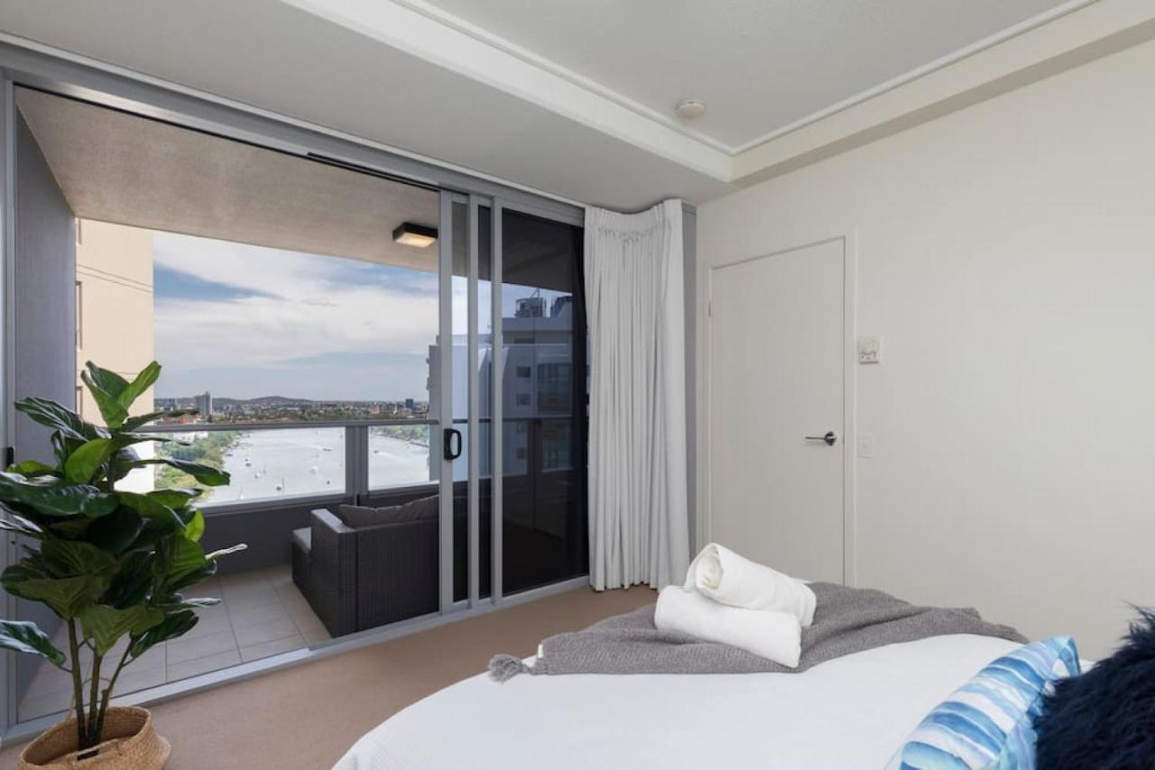 Sk2 - Charming Skyline Cbd W River Views 3 Bedroom Private *