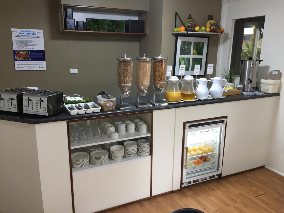 Western Airport 85 Motel 4*