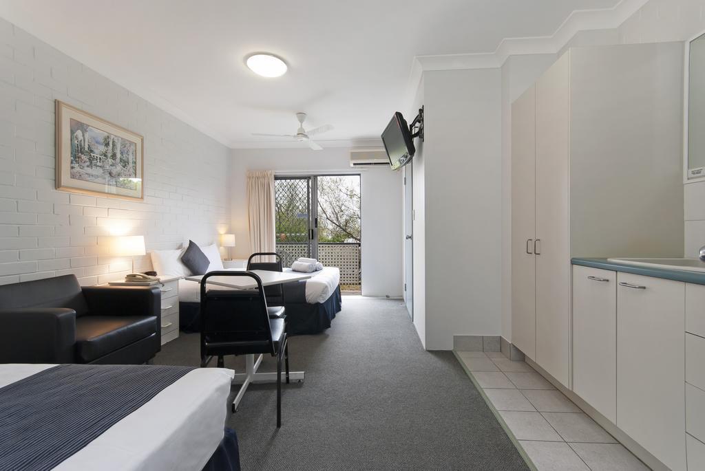 Herston Place 4*
