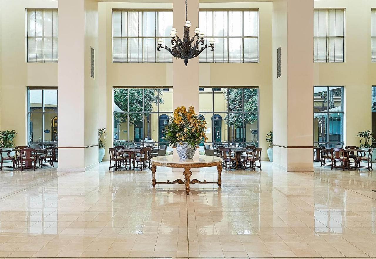 Stamford Plaza 5*