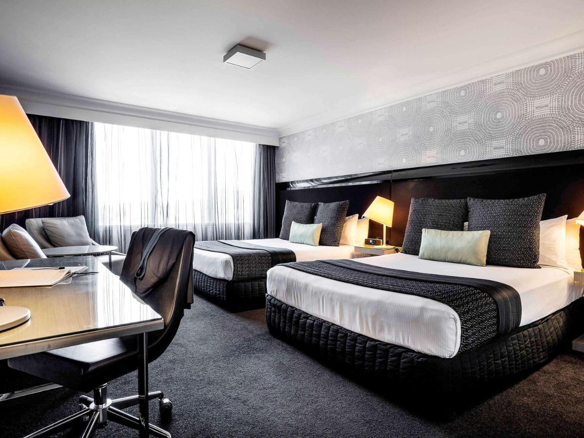 Pullman King George Square Hotel 5*